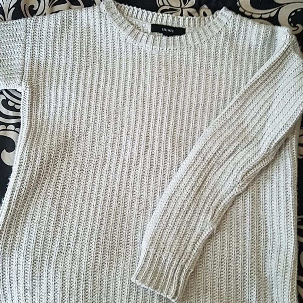 Light Grey Sweater 🐈